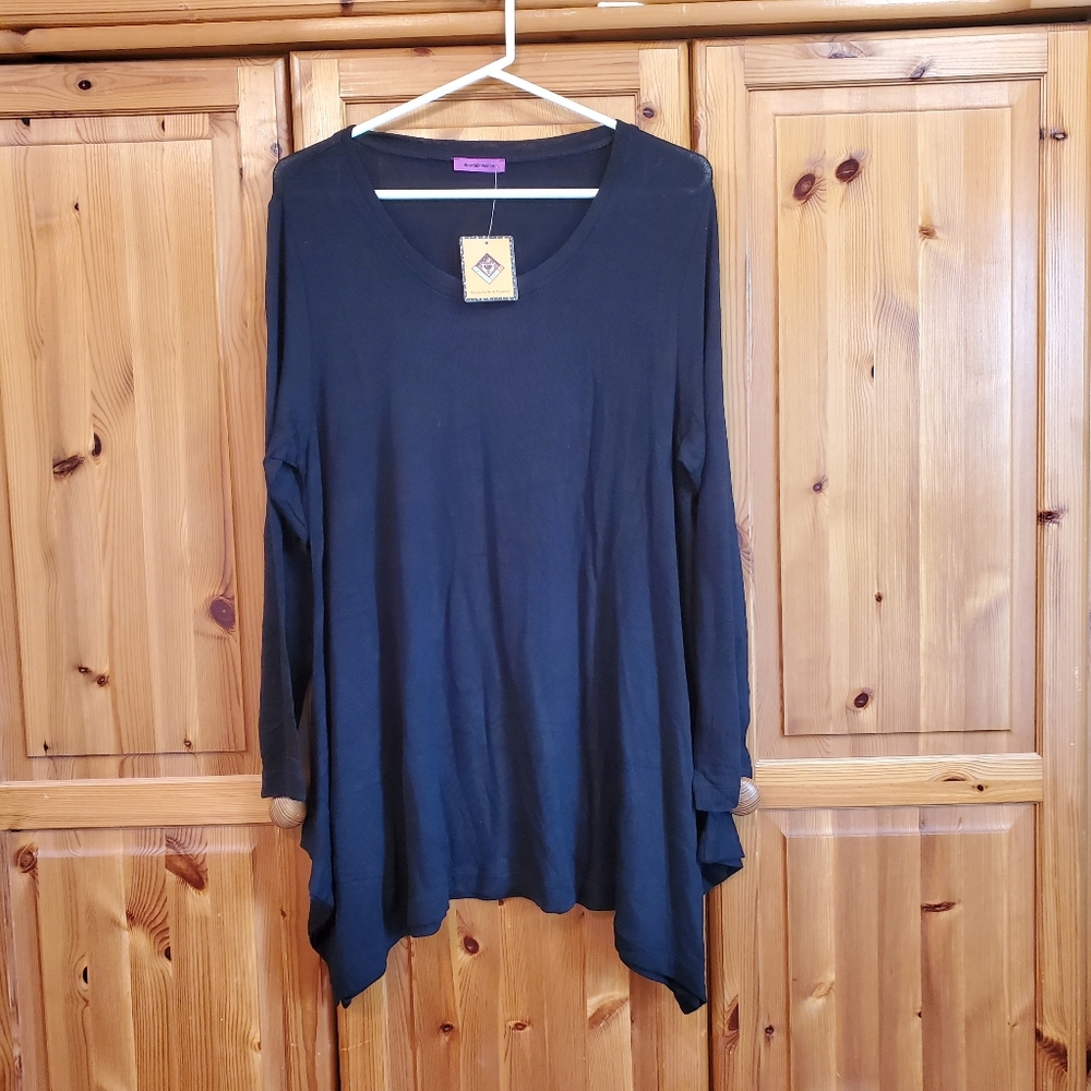 Mountain Mommas handkerchief tunic New